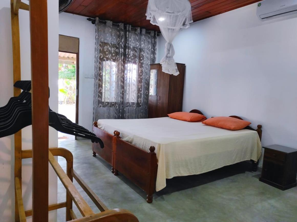 Blue Corals Beach Bungalow Matara Exterior photo