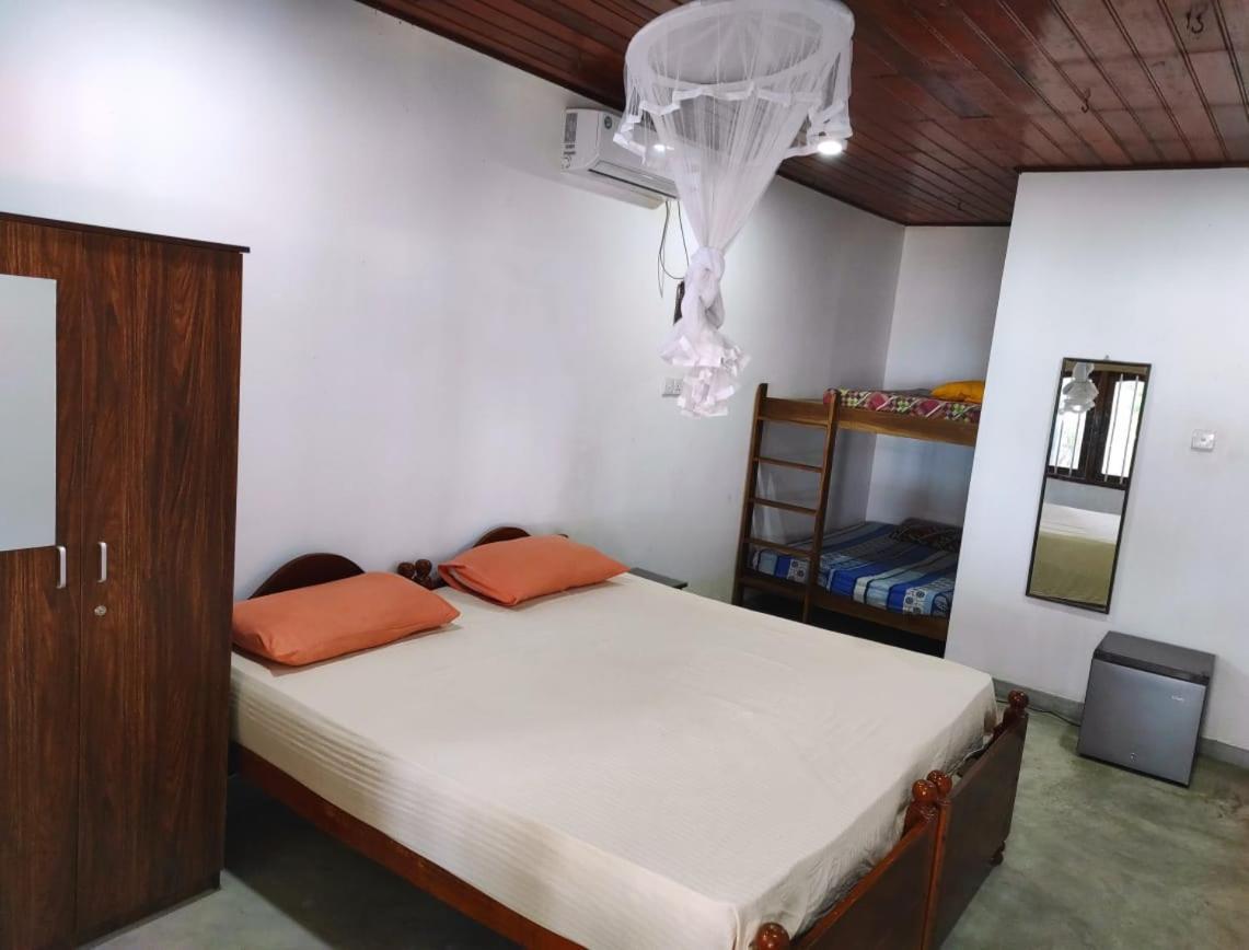 Blue Corals Beach Bungalow Matara Exterior photo