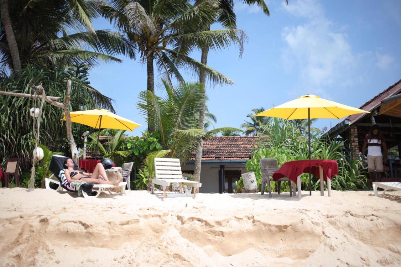 Blue Corals Beach Bungalow Matara Exterior photo
